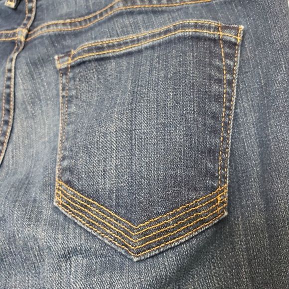 Elizabeth and James Textile Tyler Bootcut Jeans Size 29 - Picture 8 of 14